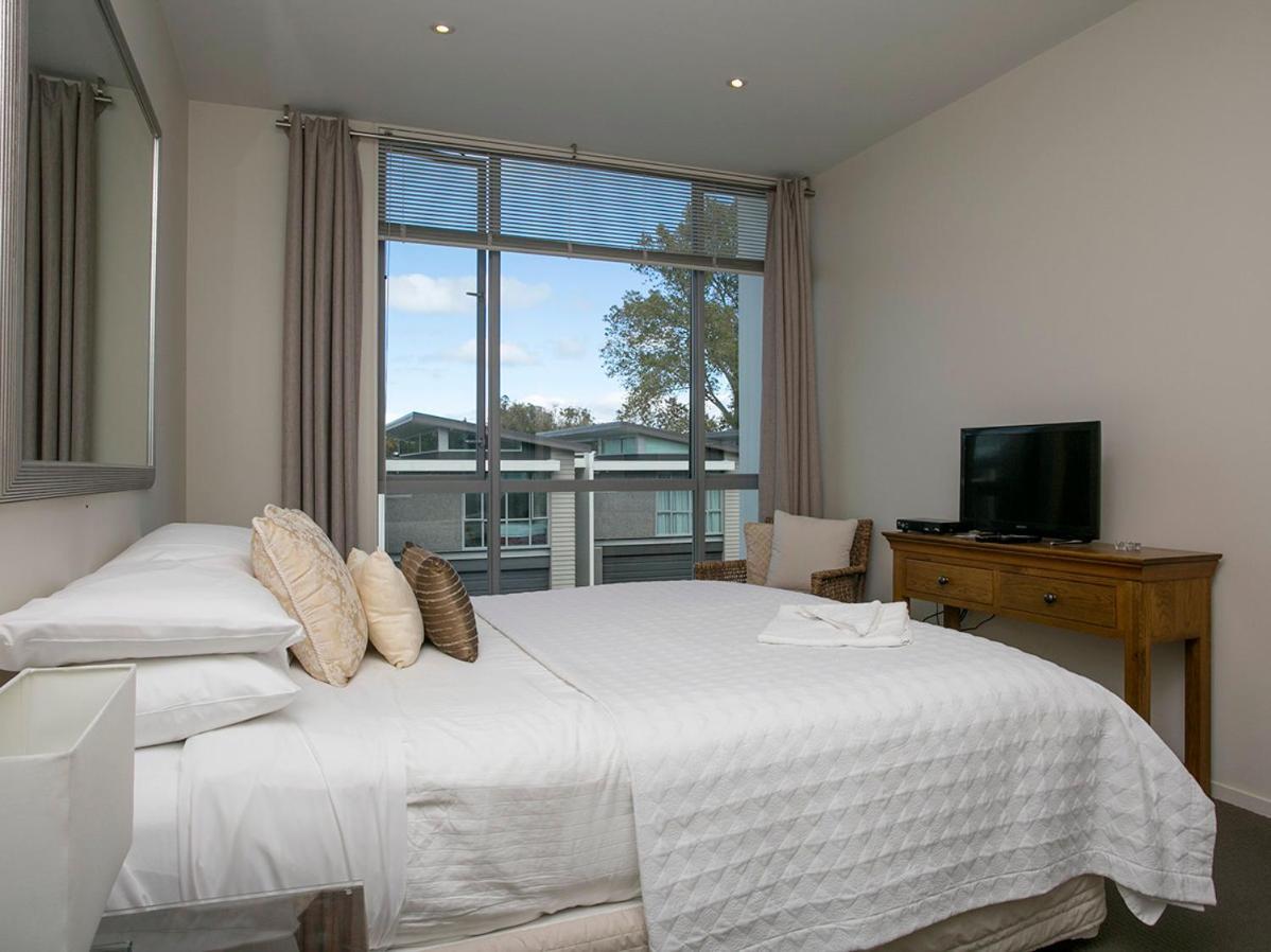 Marinaside Villa - Taupo Holiday Apartment ภายนอก รูปภาพ