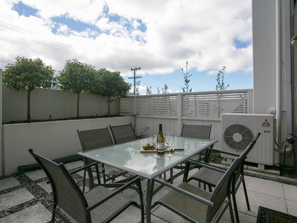 Marinaside Villa - Taupo Holiday Apartment ภายนอก รูปภาพ