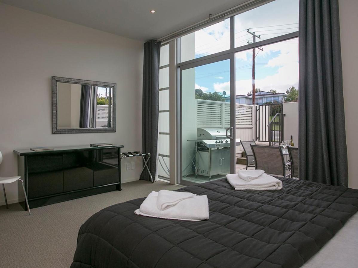 Marinaside Villa - Taupo Holiday Apartment ภายนอก รูปภาพ